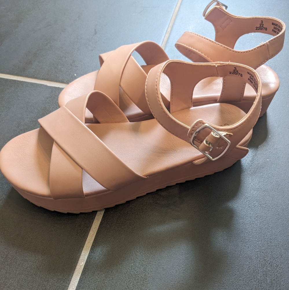 Girls Old Navy Platform Sandals